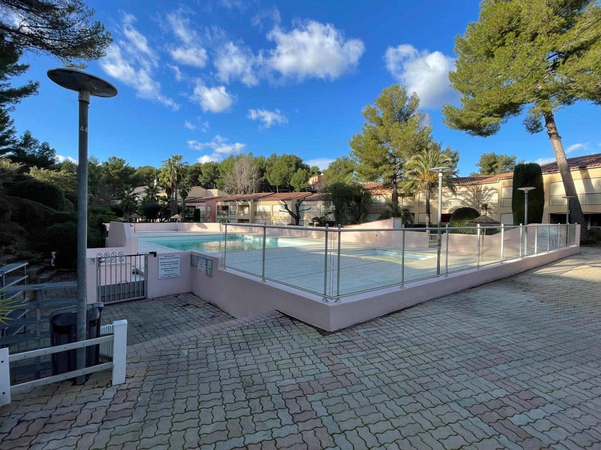 סנרי-סור-מר Studio Climatise Piscine Et Proche Plage מראה חיצוני תמונה